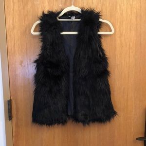 H&M black faux fur vest